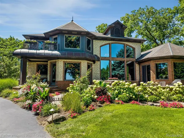 22220 E River RD, Grosse Ile Township, MI 48138