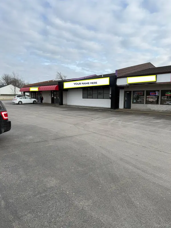 1561 W Maumee ST, Adrian, MI 49221