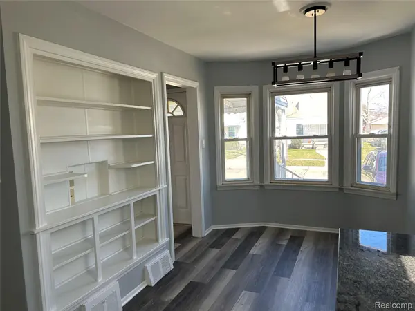 7546 Sterling, Center Line, MI 48015