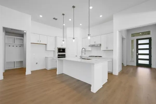 415 Chatham Drive, Oak Point, TX 75068