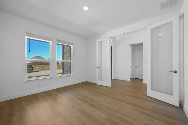 415 Chatham Drive, Oak Point, TX 75068