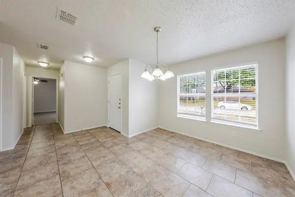 2454 Meadowgate Lane, Lancaster, TX 75134