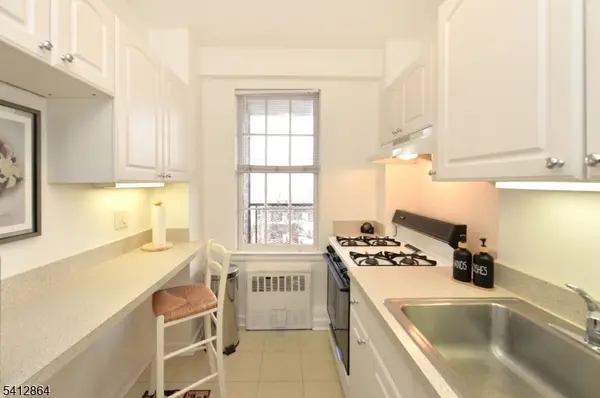 5 Roosevelt Pl #2B, Montclair Twp., NJ 07042