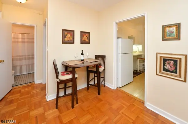 5 Roosevelt Pl #2B, Montclair Twp., NJ 07042