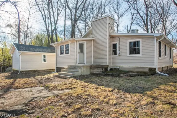 18 Oak Ln M, Montville Twp., NJ 07045