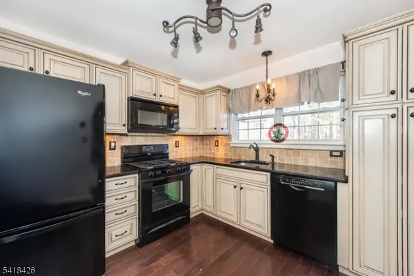 78 Hickory Way, Mount Arlington Boro, NJ 07856