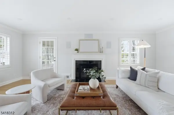 8 Dunnder Dr, Summit City, NJ 07901