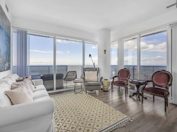 138 Downes ST #6609, Toronto C01, ON M5E 0E4