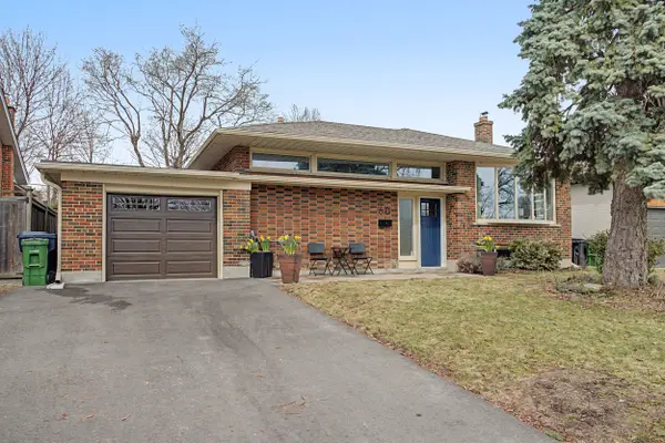 60 Lionel Heights CRES, Toronto C13, ON M3A 1M1