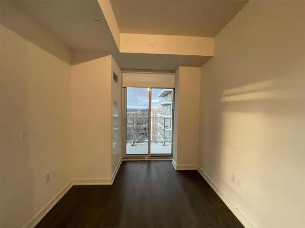 195 Redpath AVE #2912, Toronto C10, ON M4P 0E4