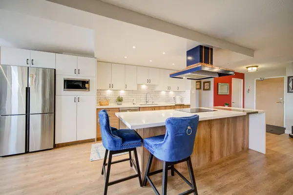 5 Kenneth AVE #608, Toronto C14, ON M2N 6M7