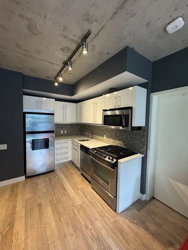 25 Oxley ST #413, Toronto C01, ON M5V 2J5