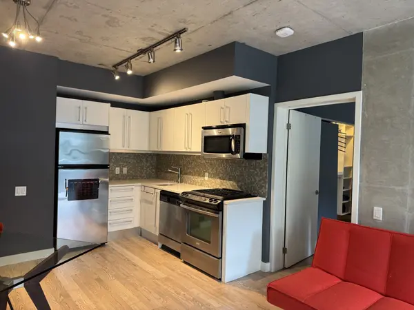 25 Oxley ST #413, Toronto C01, ON M5V 2J5