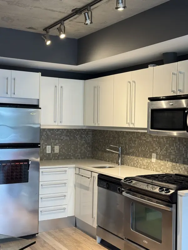 25 Oxley ST #413, Toronto C01, ON M5V 2J5