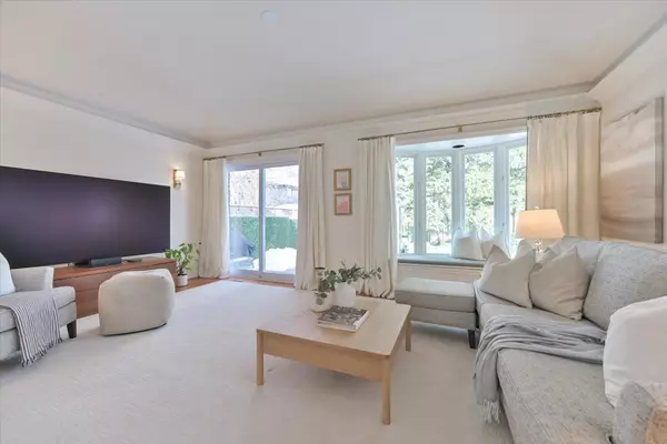 185 Sloane AVE, Toronto C13, ON M4A 2C5