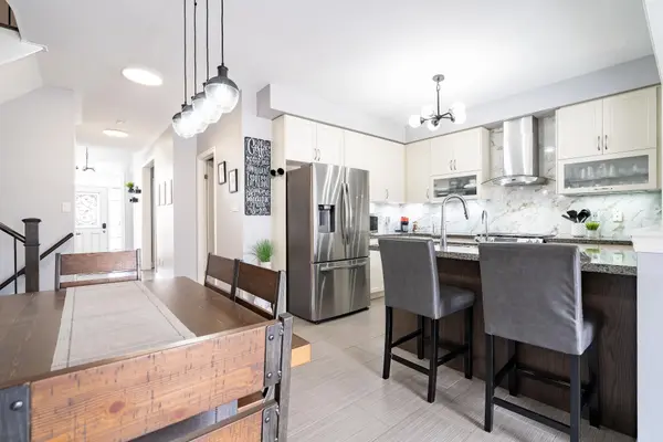 461 Greenwood DR, Essa, ON L3W 0R4