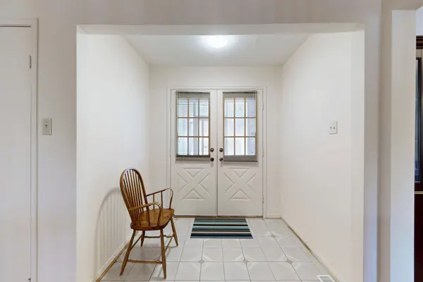 5 Valley Crescent N/A, Aurora, ON L4G 4S2