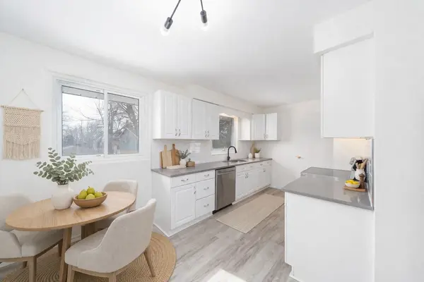 91 Cundles RD E, Barrie, ON L4M 2Z8