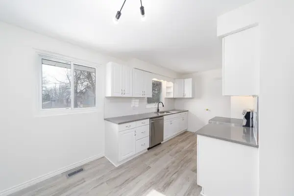 91 Cundles RD E, Barrie, ON L4M 2Z8