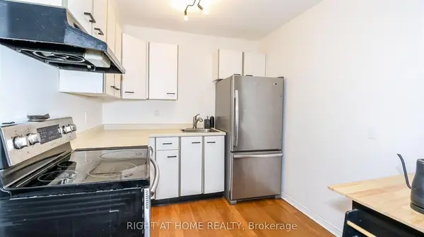 126 Bell Farm RD #113, Barrie, ON L4M 6J3