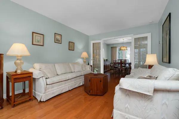 46 Oakridge DR, Barrie, ON L4N 5N8