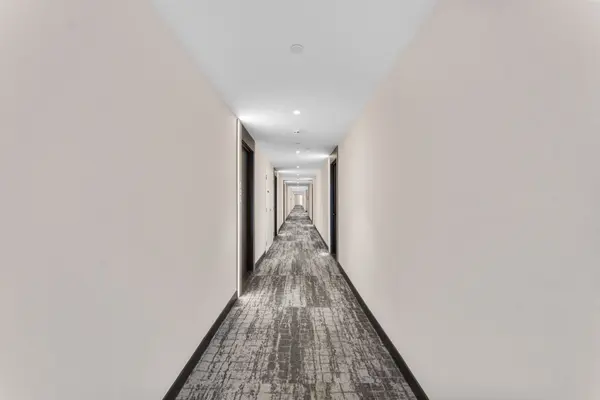 215 Lakeshore RD W #434, Mississauga, ON L5H 0A7