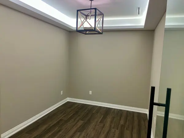 6475 Mayfield RD #204, Brampton, ON L6P 0H9