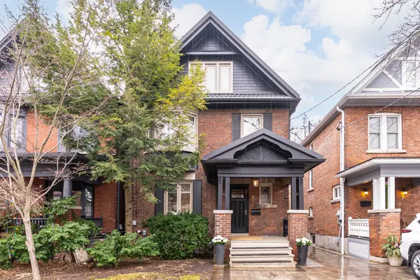 19 Rowland ST, Toronto W02, ON M6P 1M2