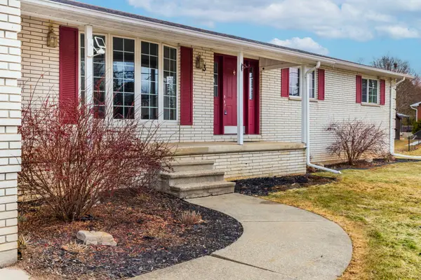 3 Forest DR, Rideau Lakes, ON K7A 4S5