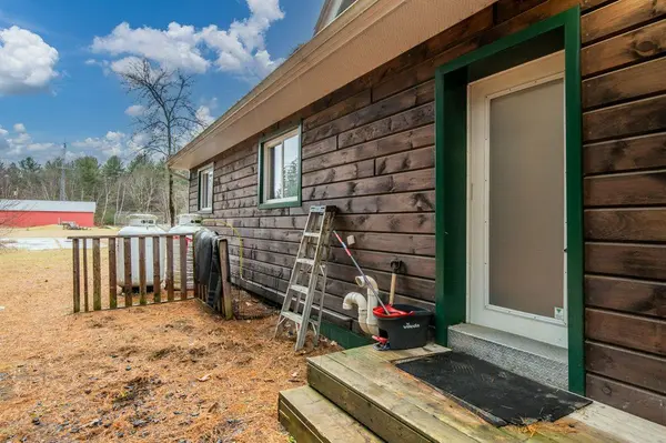 14 West Park LN, Addington Highlands, ON K0H 2G0