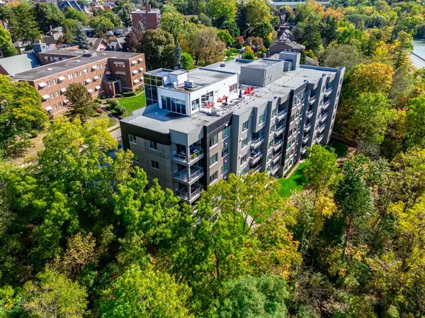 77 Yates ST #403, St. Catharines, ON L2R 5R7