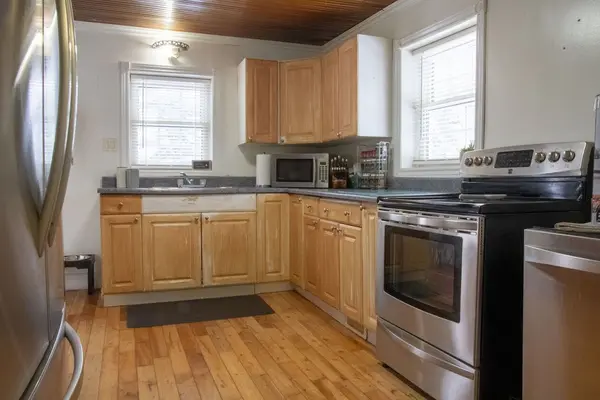 69 Bridge ST, Addington Highlands, ON K0H 1L0