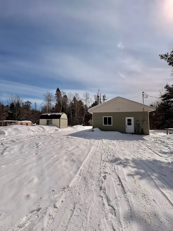 682 Donald ST, Papineau-cameron, ON P0H 1V0