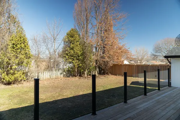 40 VARADI AVE, Brantford, ON N3R 3N3