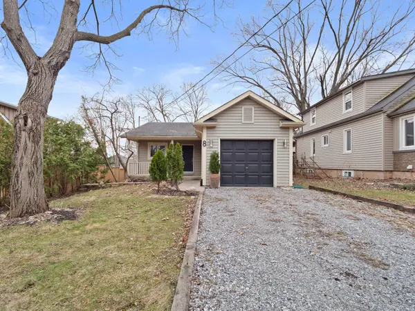 8 EMMETT ST, Pelham, ON L0S 1E0