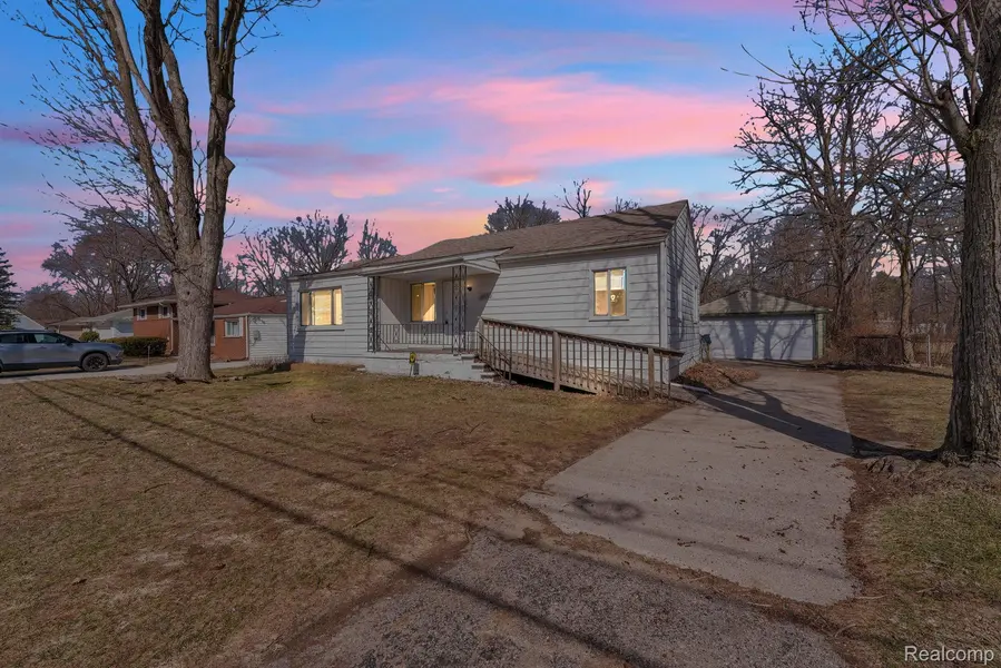 19050 Melrose AVE, Southfield, MI 48075