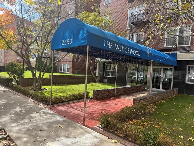 2580 Ocean Pkwy #3H, Brooklyn, NY 11235