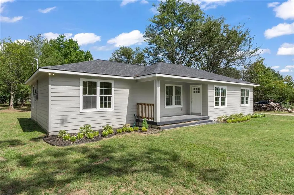 229 E Nevada, Van, TX 75790