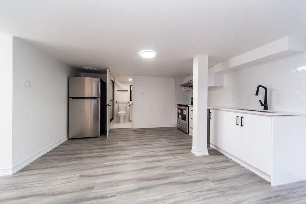 1412 Major Oaks RD #Lower, Pickering, ON L1X 2T2