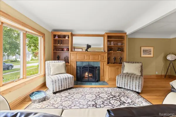 1775 Woodland AVE, Sylvan Lake, MI 48320