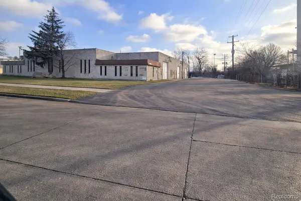 5848 Hubbard ST, Garden City, MI 48135