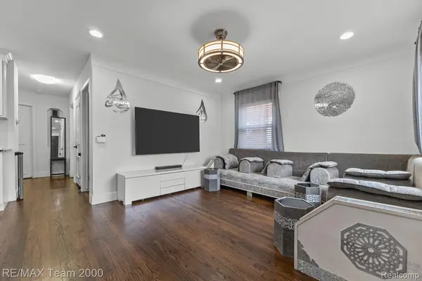 15551 Warwick AVE, Allen Park, MI 48101