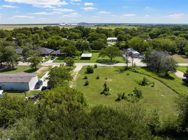 1604 Travis Street,  Bellmead,  TX 76705