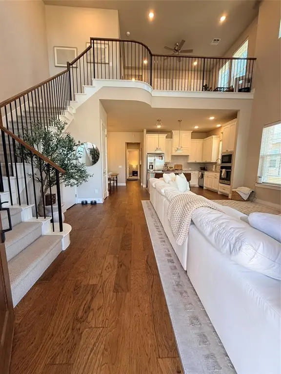 8044 Thomas Crossing, North Richland Hills, TX 76180