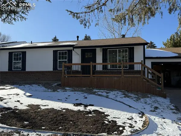 995 Oakwood DR, Castle Rock, CO 80104