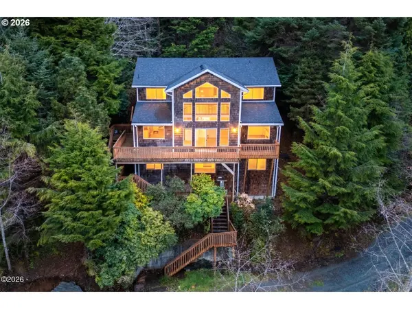 620 S FALCON ST, Rockaway Beach, OR 97136