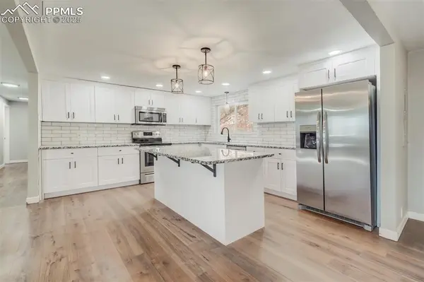 1828 Parkview BLVD, Colorado Springs, CO 80905