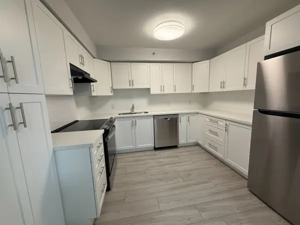 2 Neptune DR #205, Toronto C04, ON M6A 3E6