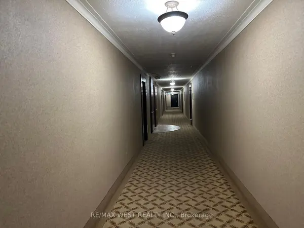 2550 Bathurst ST #205, Toronto C04, ON M6B 2Z2