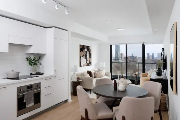 36 Brentcliffe RD #911, Toronto C11, ON M4G 0E1